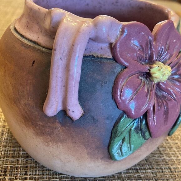 Vintage Signed Old Patagonia 1989 Crock Vase Pottery w/ Applied Flowers Leaves - Picture 10 of 12